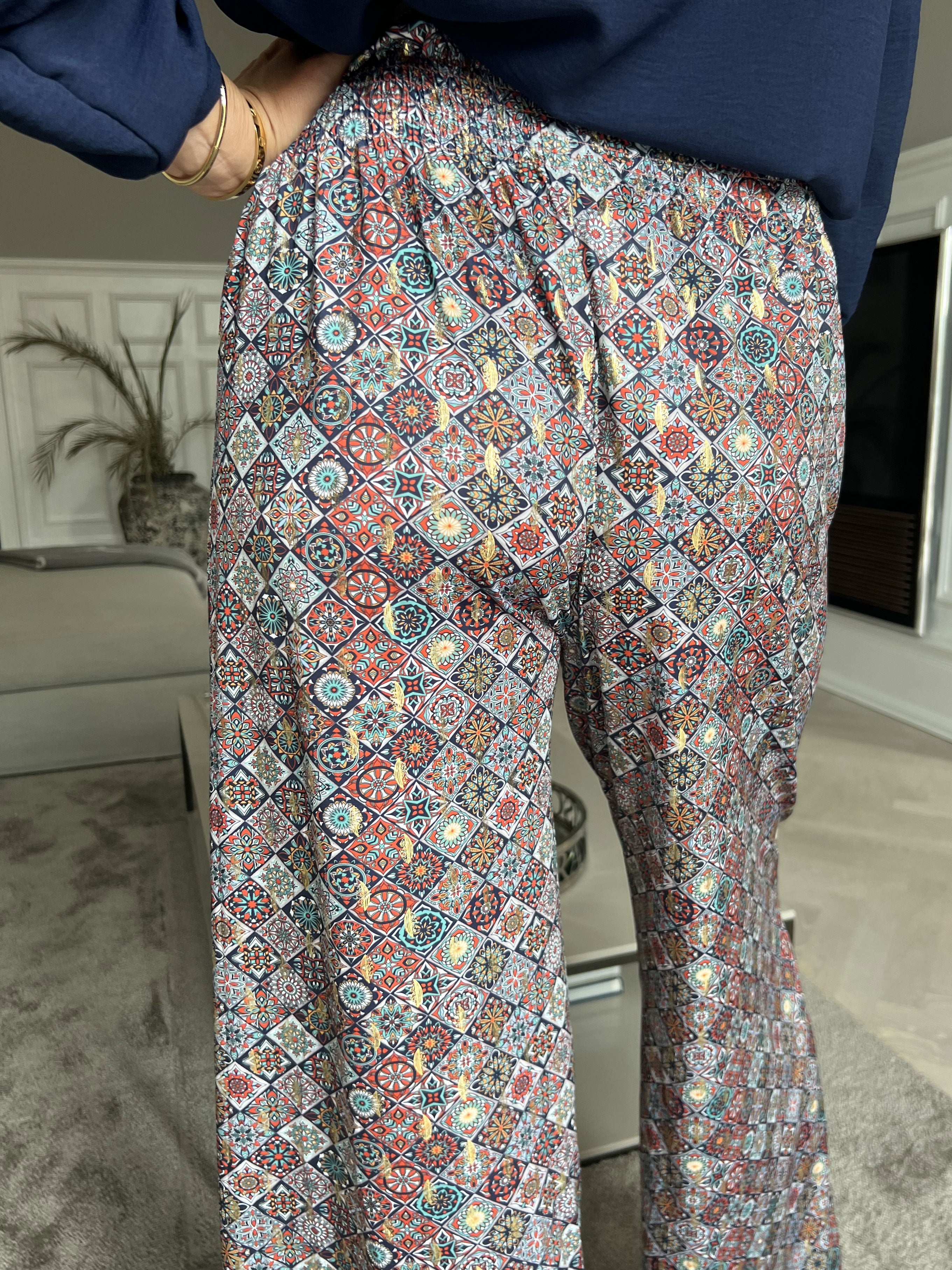 Pams Pants Mosaic - Lösa mönstrade byxor i elastiskt tyg